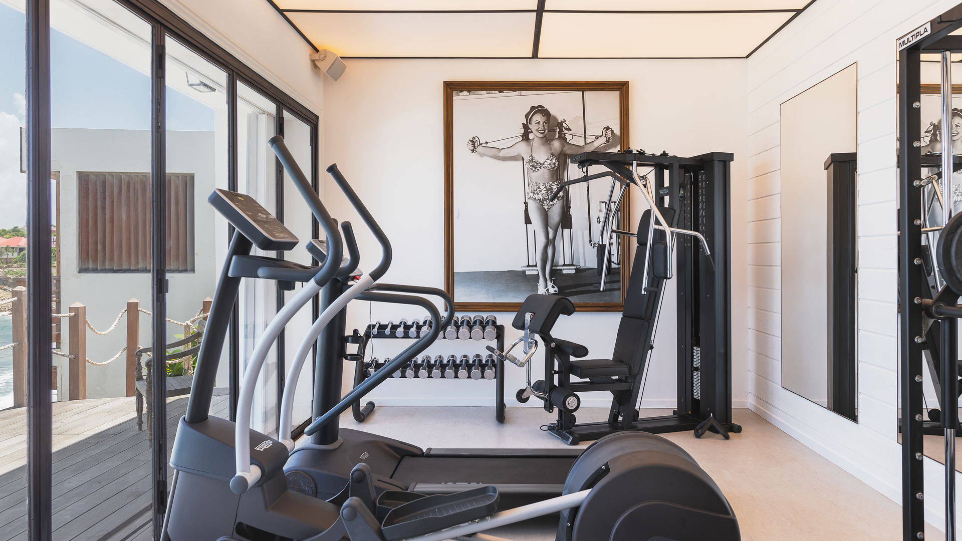 FITNESS & MASSAGE AREAS