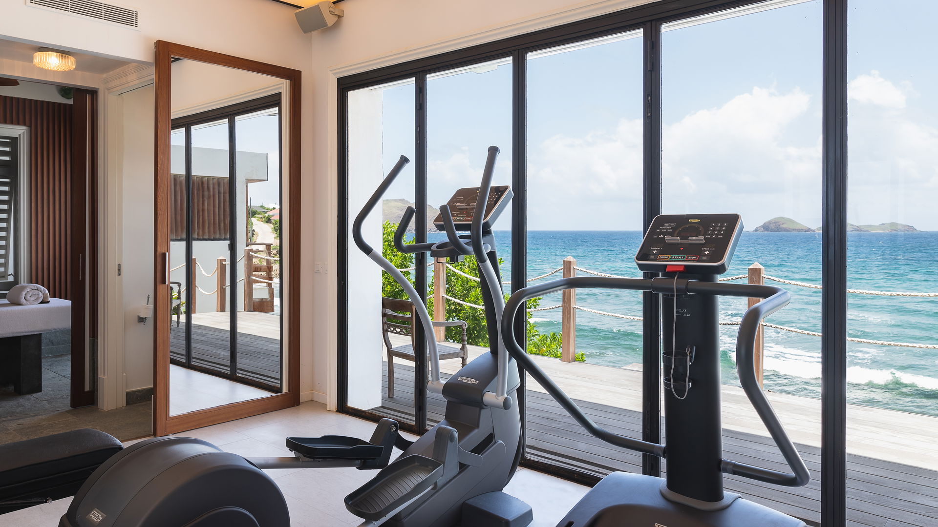 FITNESS & MASSAGE AREAS