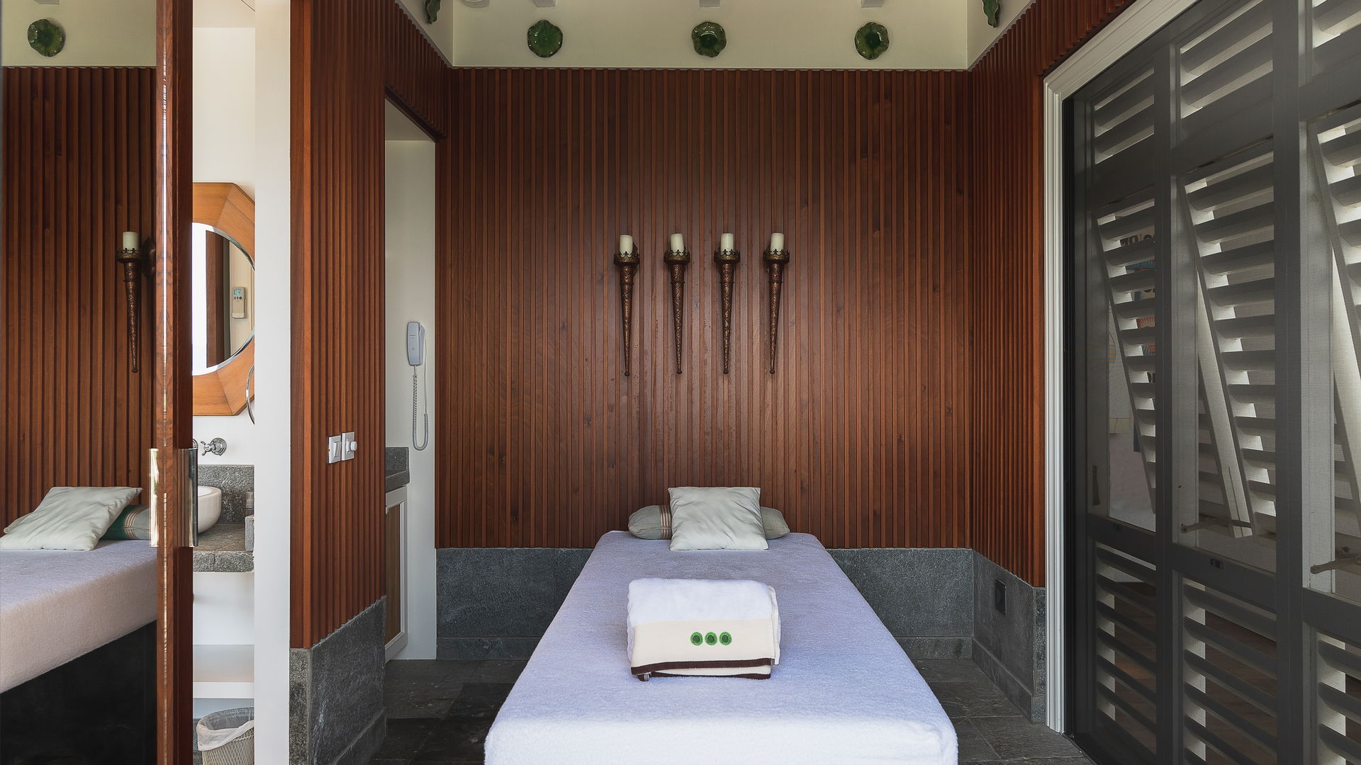 FITNESS & MASSAGE AREAS