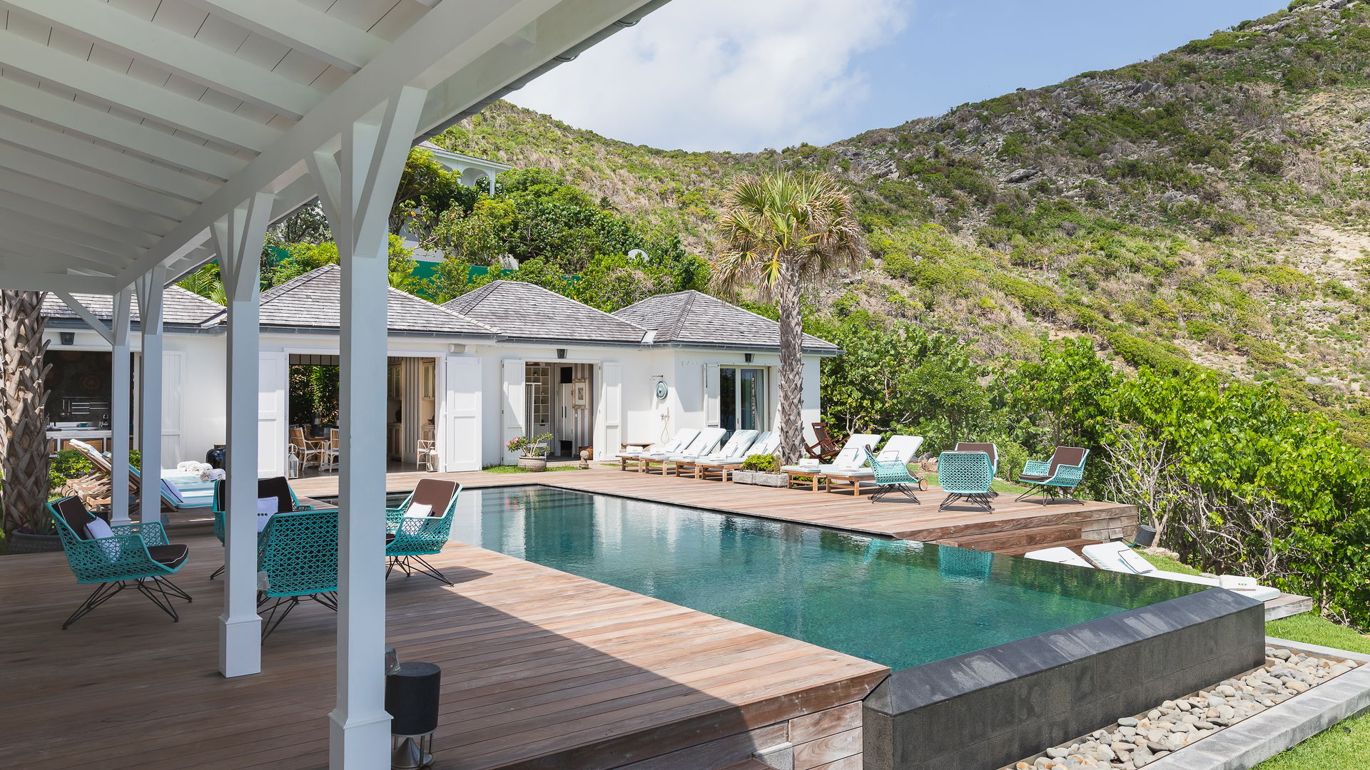 POOL & TERRACE