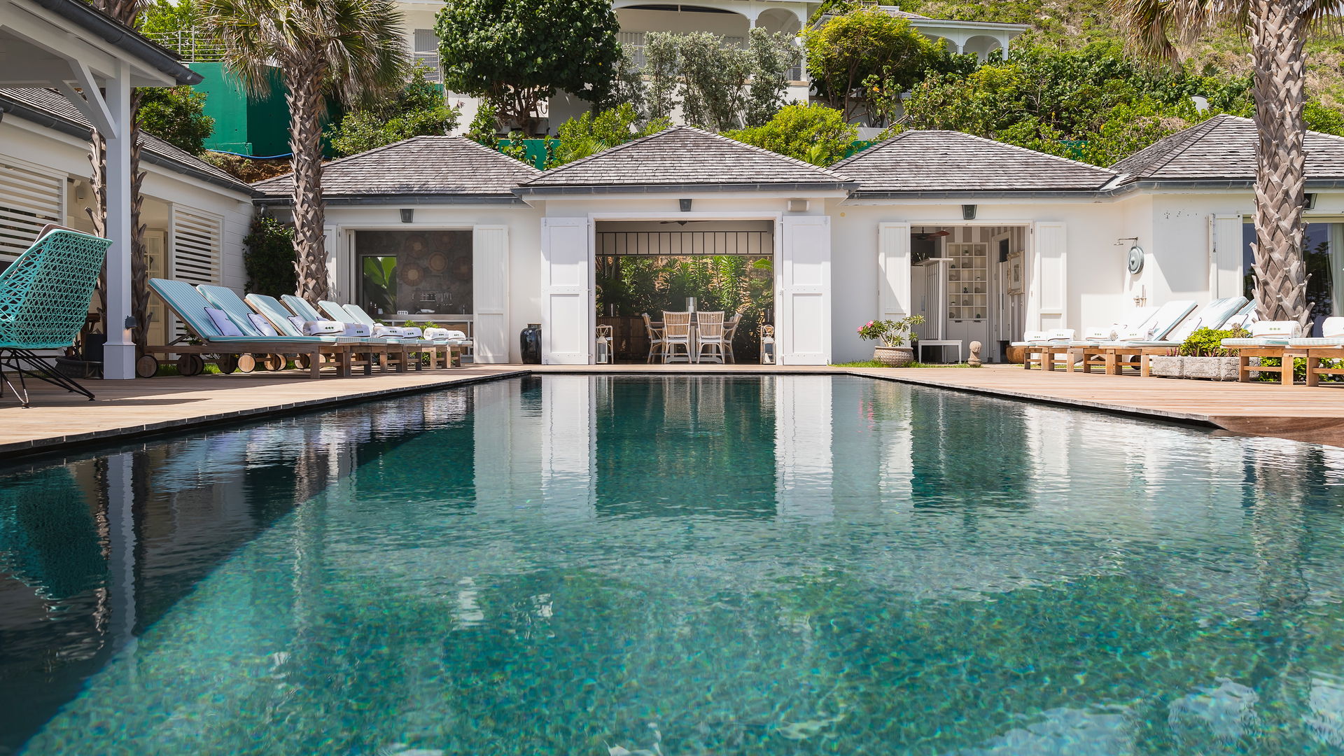 POOL & TERRACE