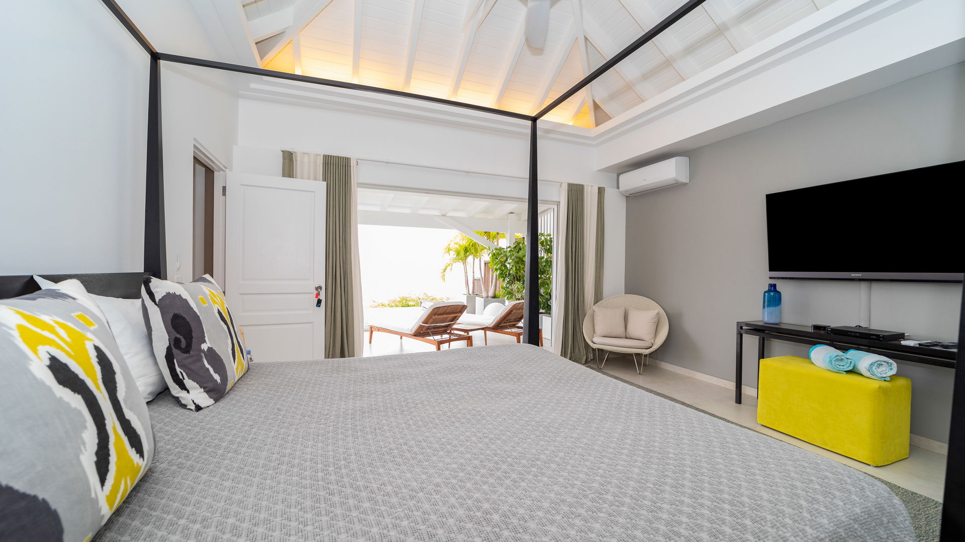 BEDROOM 1
