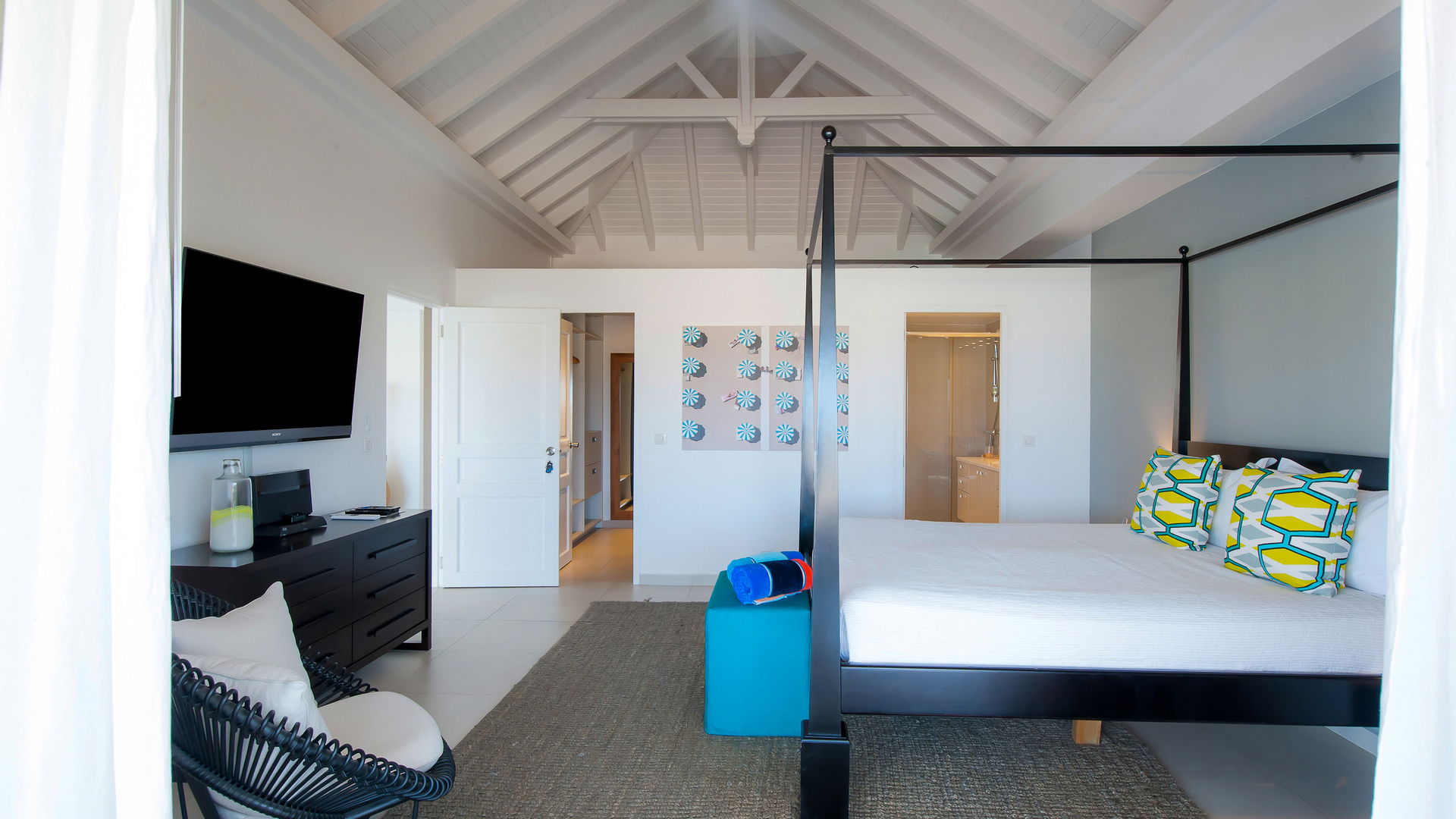 BEDROOM 2