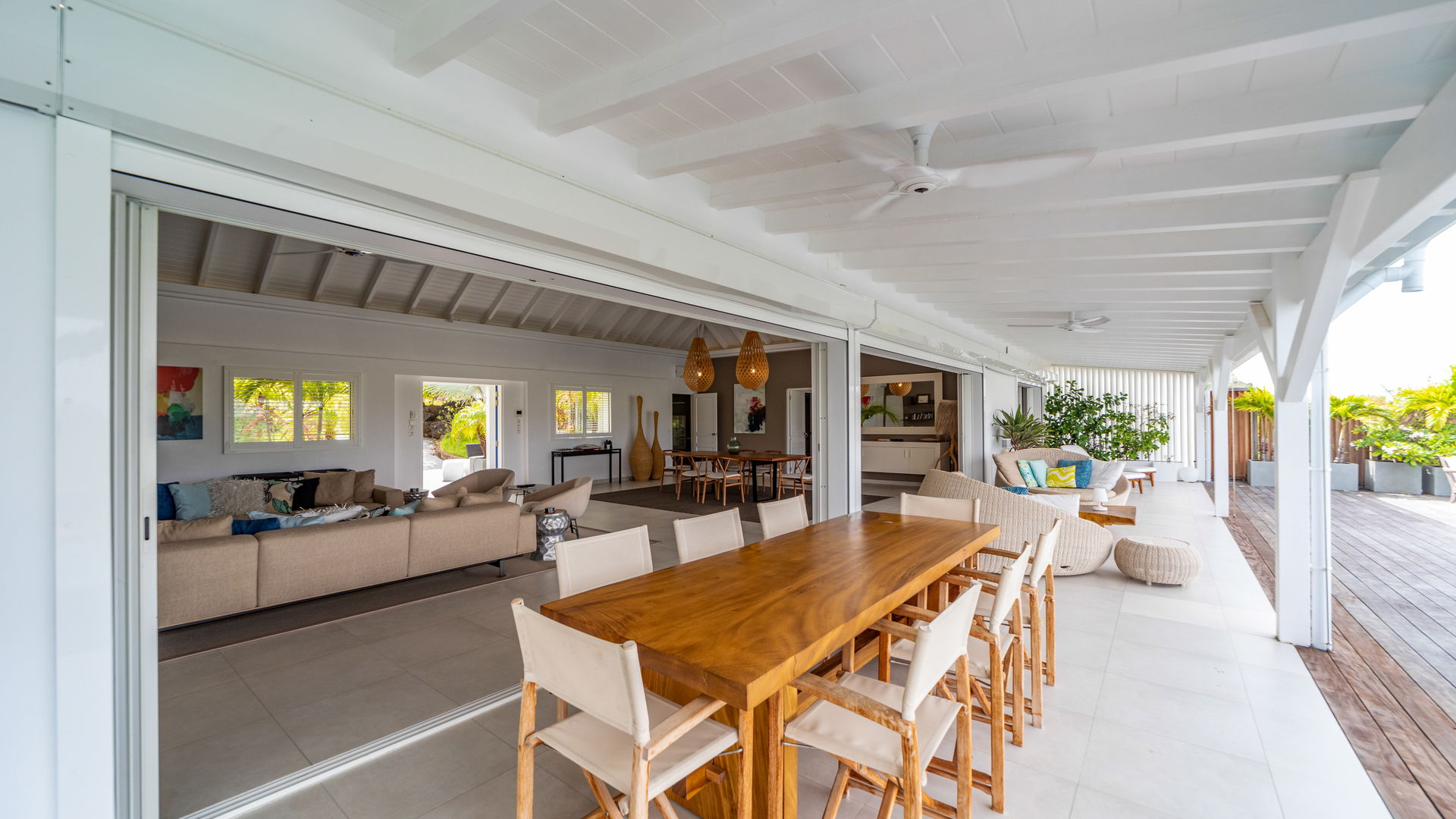 KITCHEN & DINING AREA