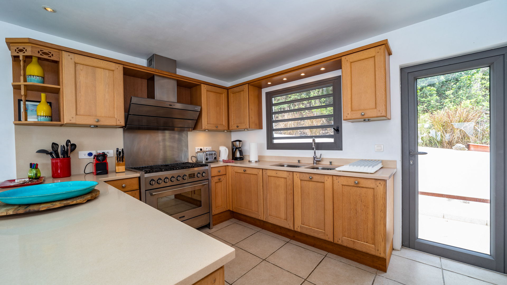 KITCHEN & DINING AREAS
