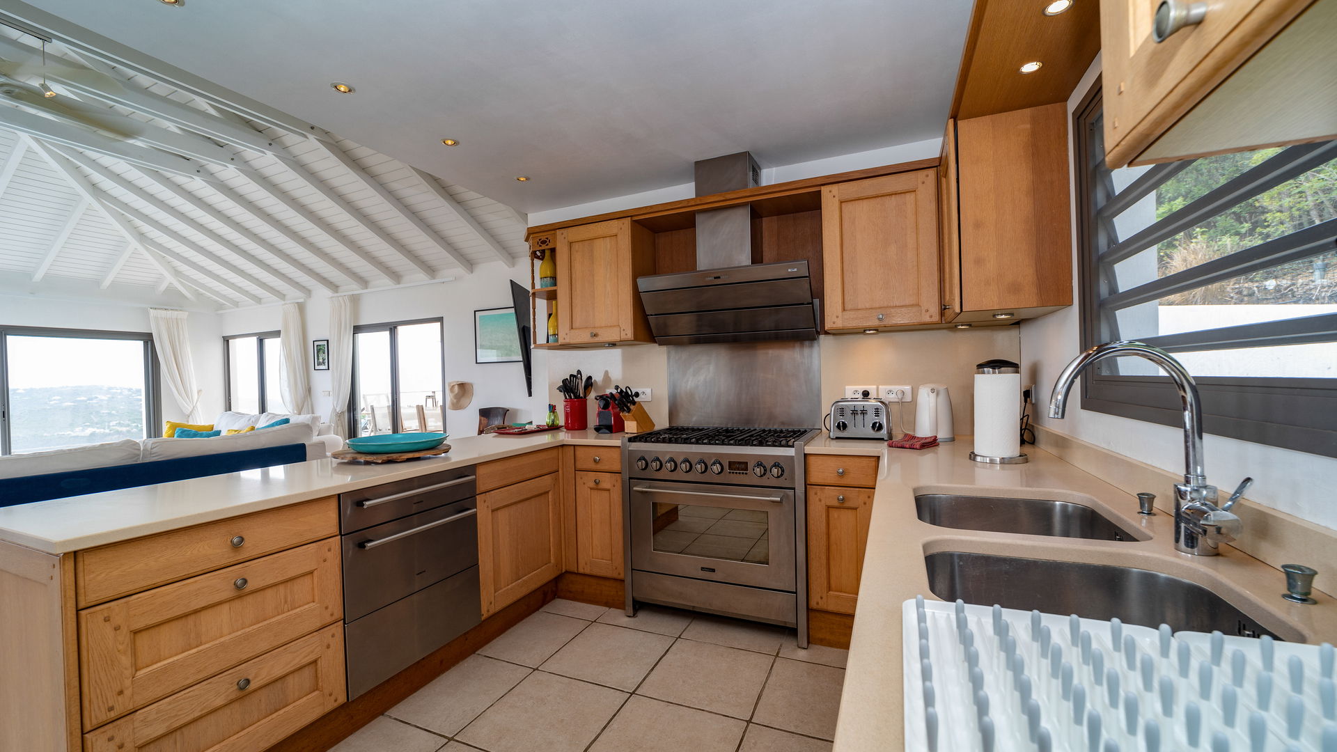 KITCHEN & DINING AREAS