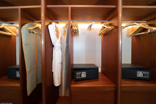VILLA NINA BEDROOM1 7