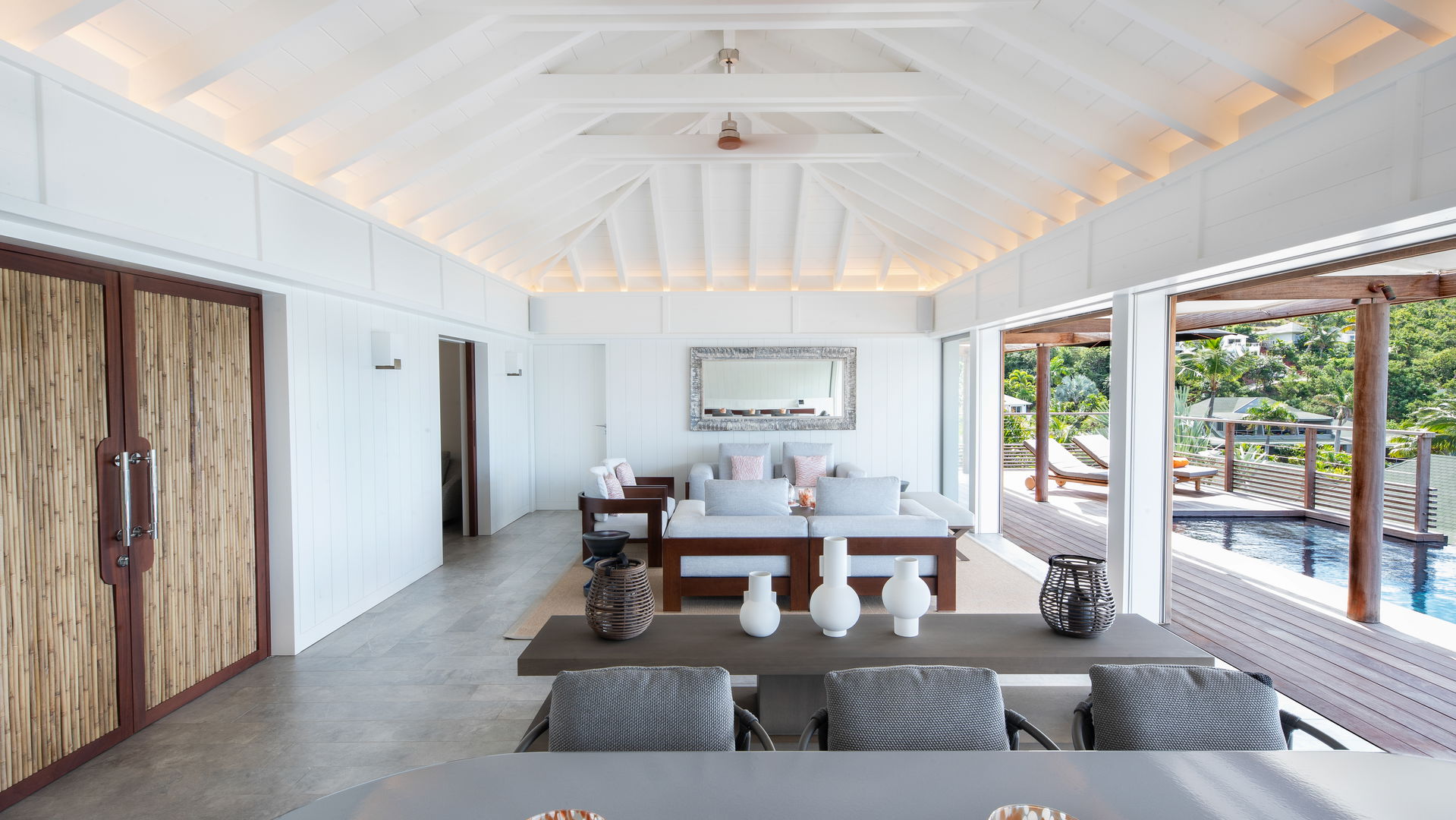 KITCHEN & DINING AREA