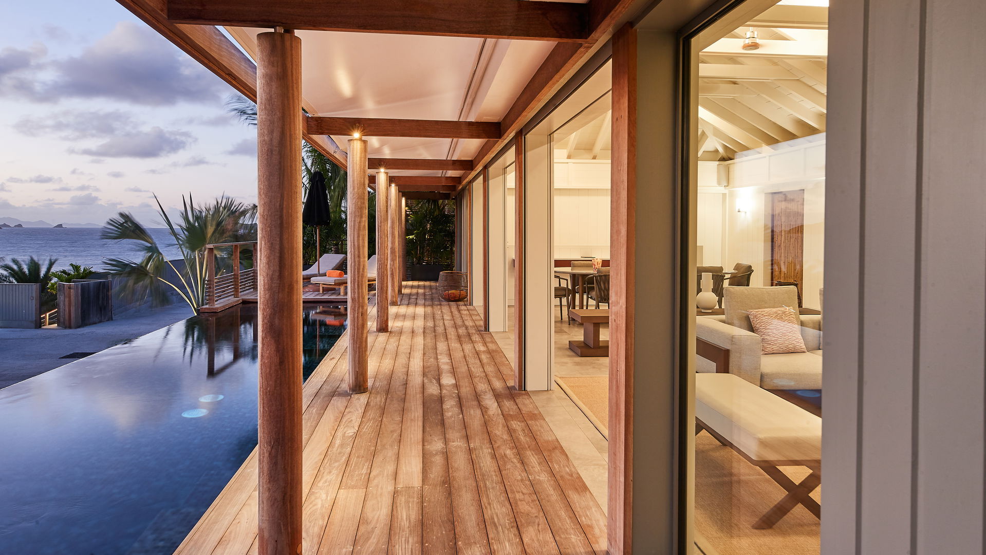 POOL & TERRACE