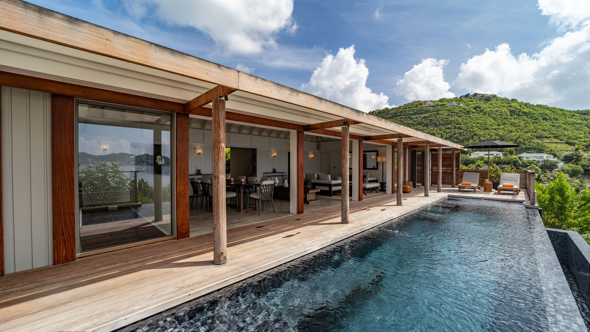POOL & TERRACE