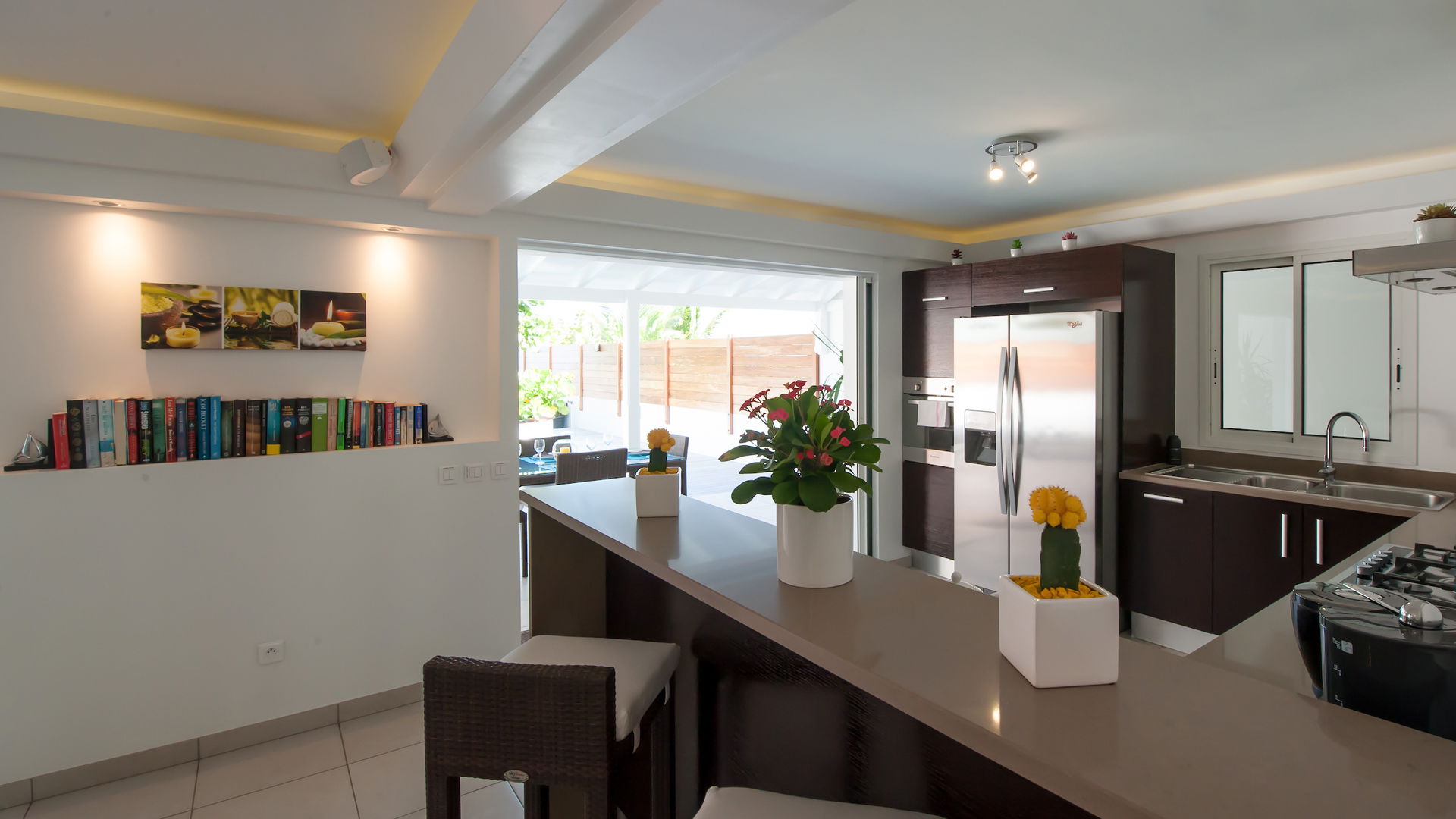 KITCHEN & DINING AREA