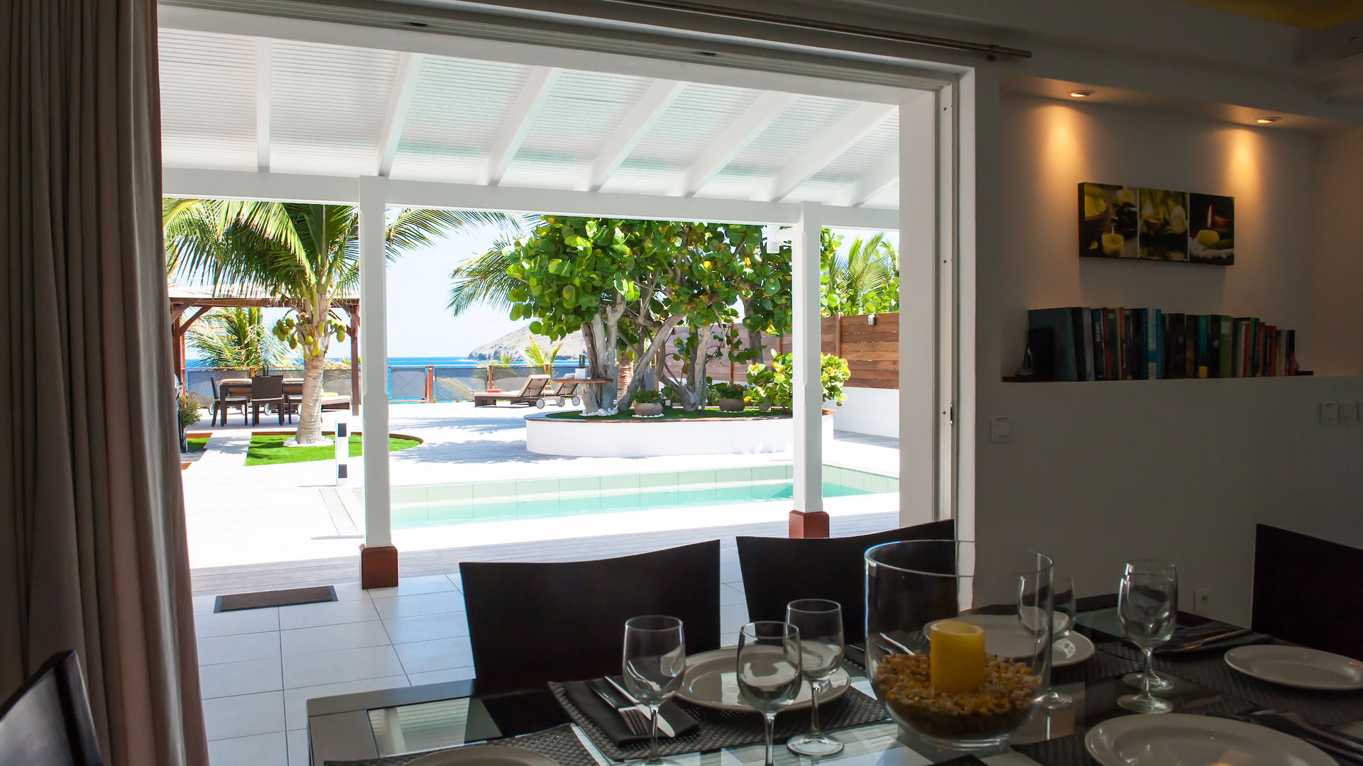 KITCHEN & DINING AREA