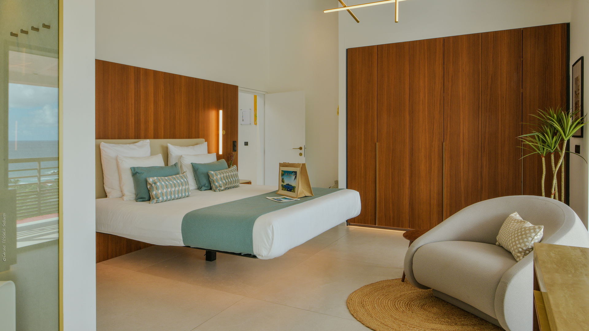 BEDROOM 2