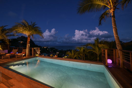 VILLA NAGABAAJA BY NIGHT 2