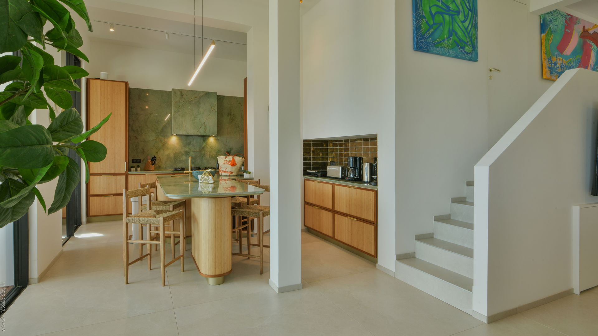KITCHEN & DINING AREA