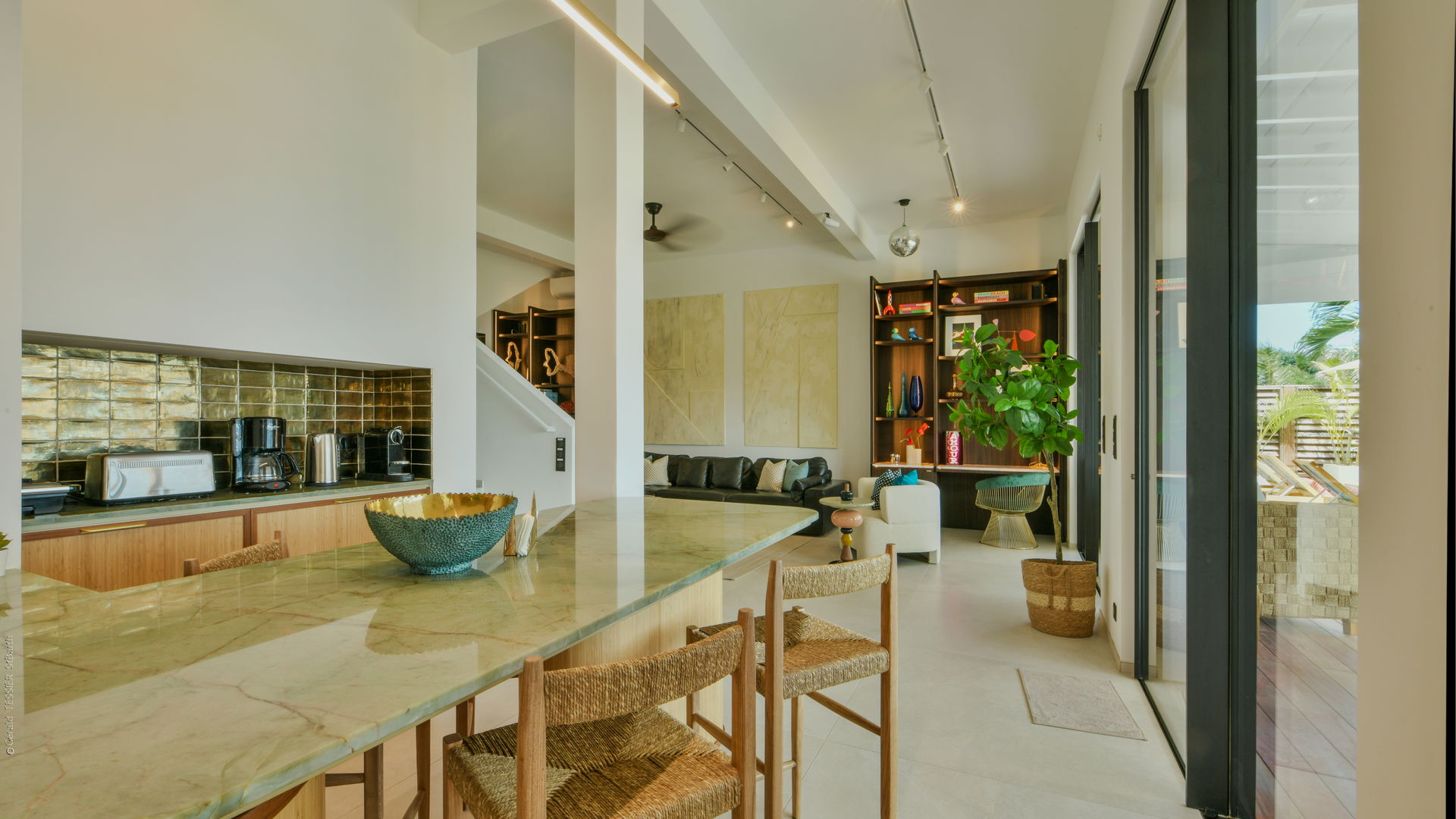 KITCHEN & DINING AREA