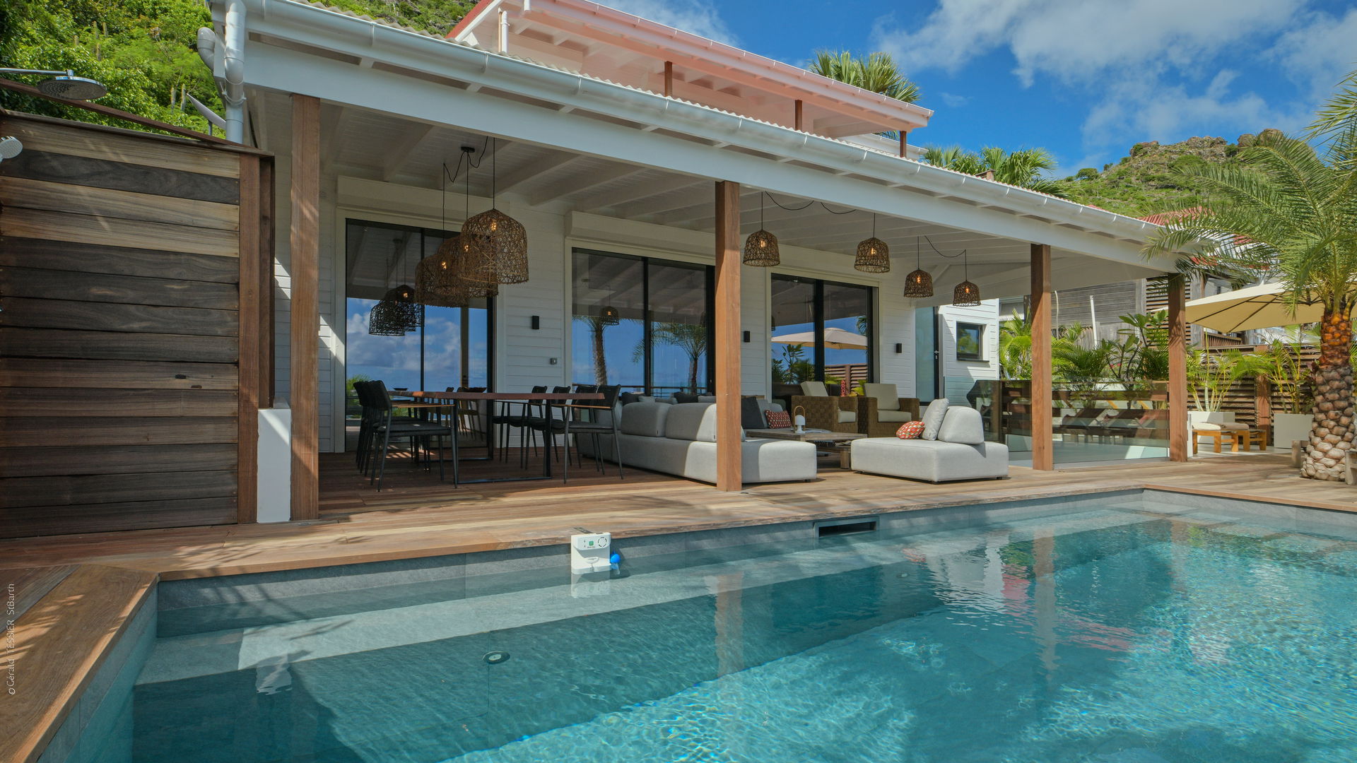 POOL & TERRACE