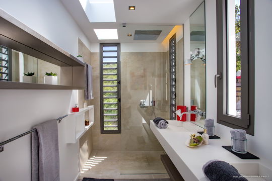 VILLA LOUKOKO BEDROOM1 8