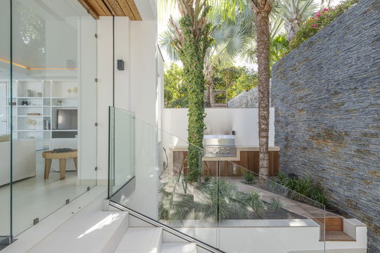 VILLA LOUKOKO KITCHEN & DINING AREA 14