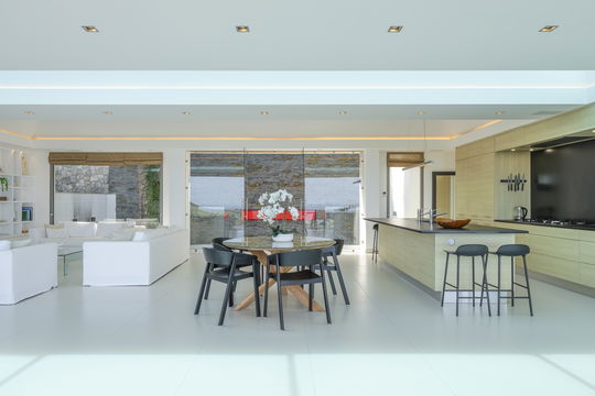 VILLA LOUKOKO KITCHEN & DINING AREA 6