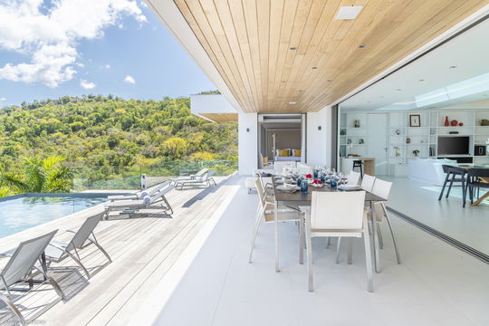 VILLA LOUKOKO KITCHEN & DINING AREA 8
