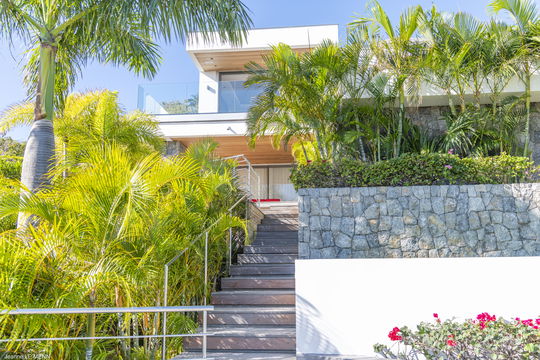 VILLA LOUKOKO OUTDOORS 5