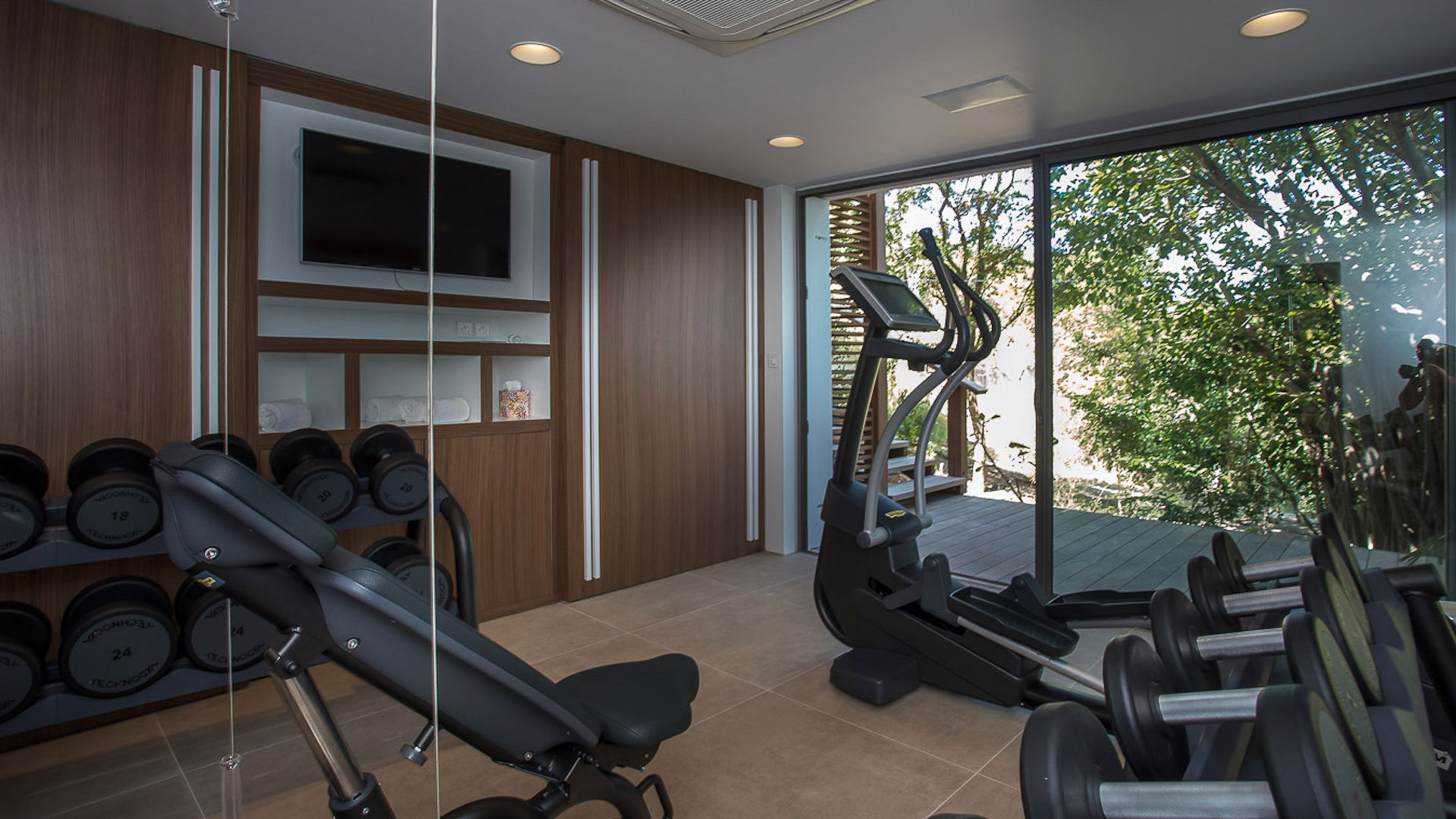 FITNESS AREA
