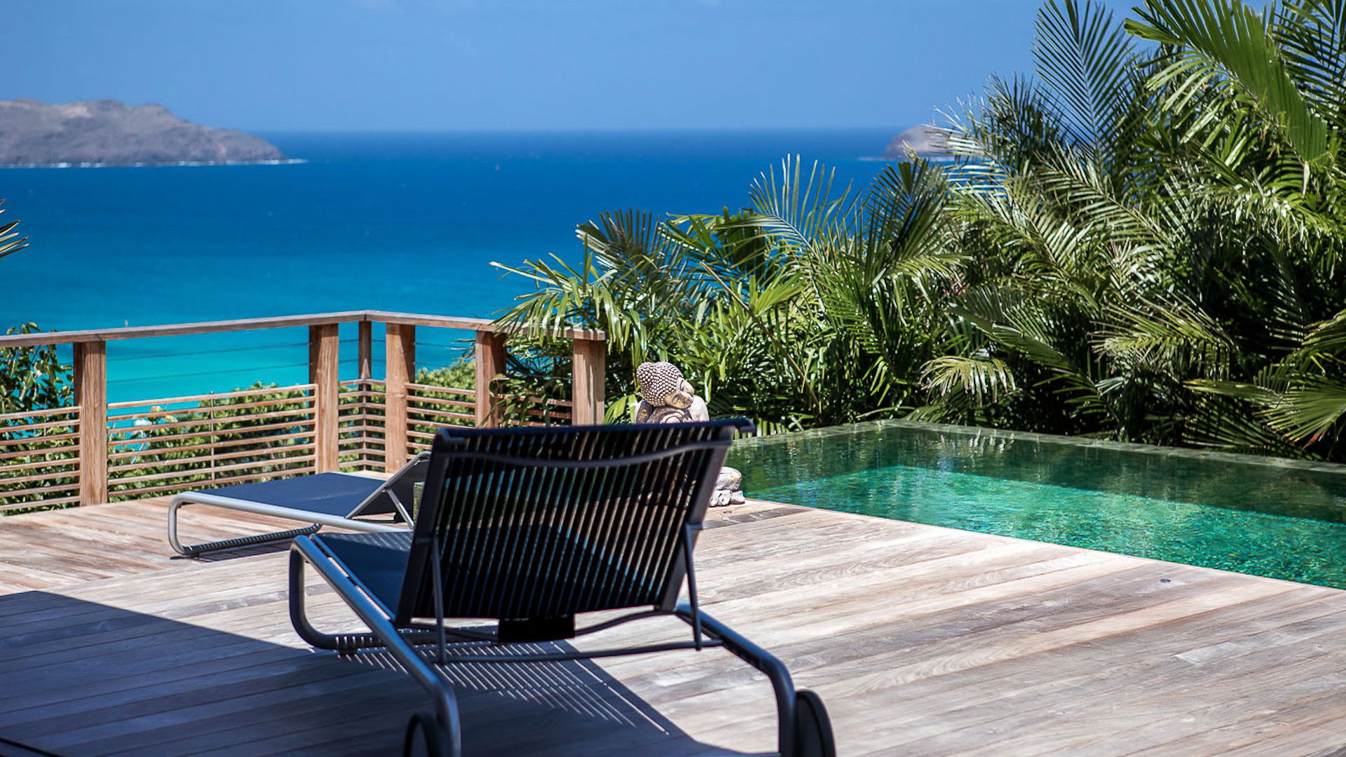 POOL & TERRACE