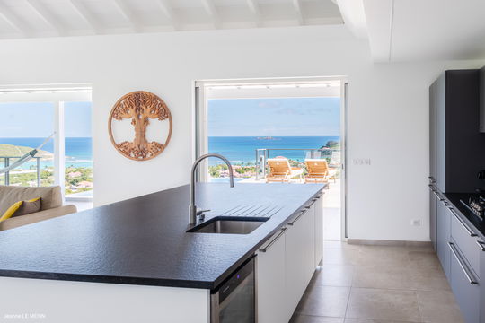 VILLA OISEAU BLEU KITCHEN & DINING AREA 2