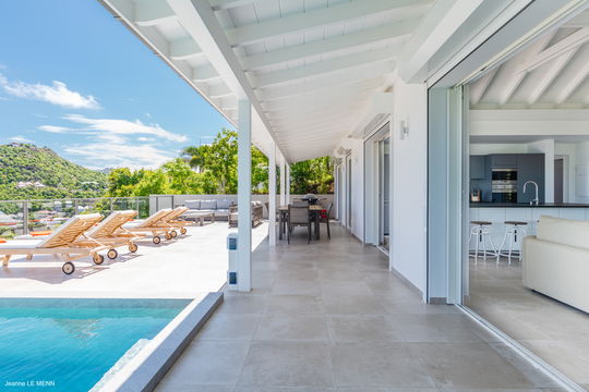 VILLA OISEAU BLEU KITCHEN & DINING AREA 3
