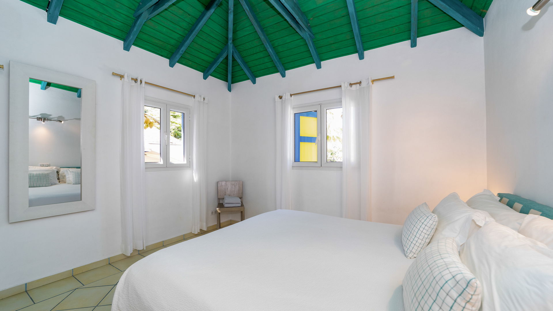 BEDROOM 2