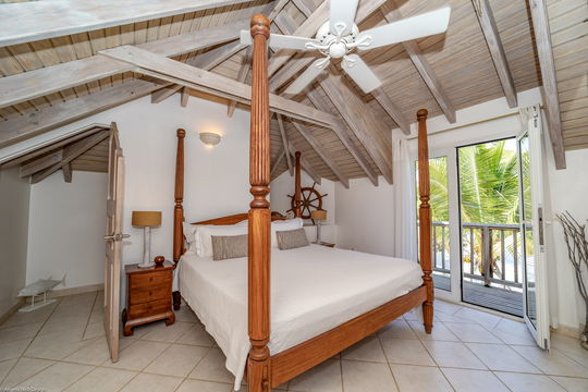 VILLA LO D'AMOUR BEDROOM3 1