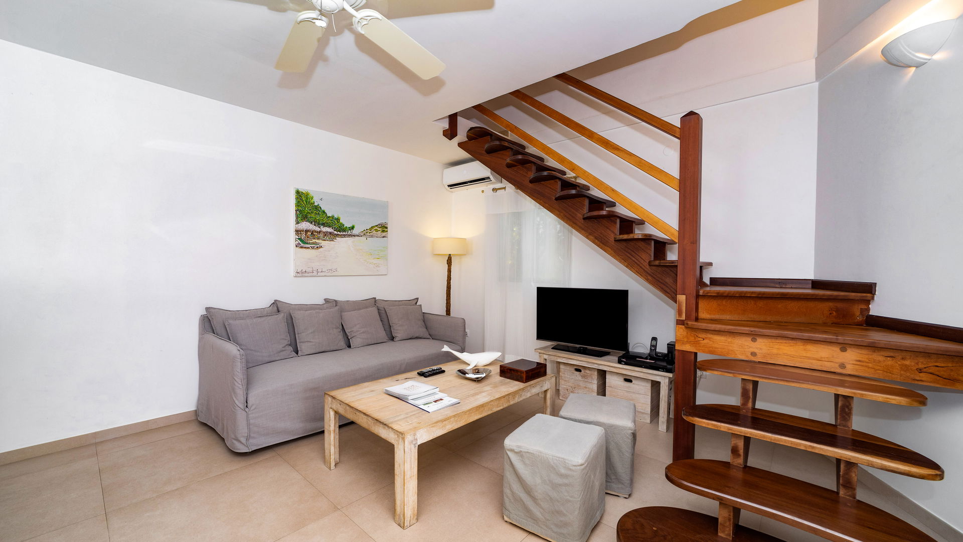 LIVING AREA & KITCHEN