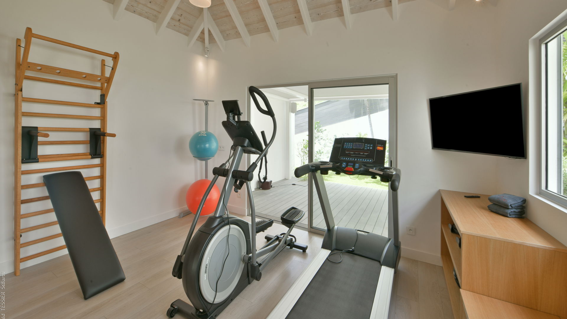 FITNESS AREA