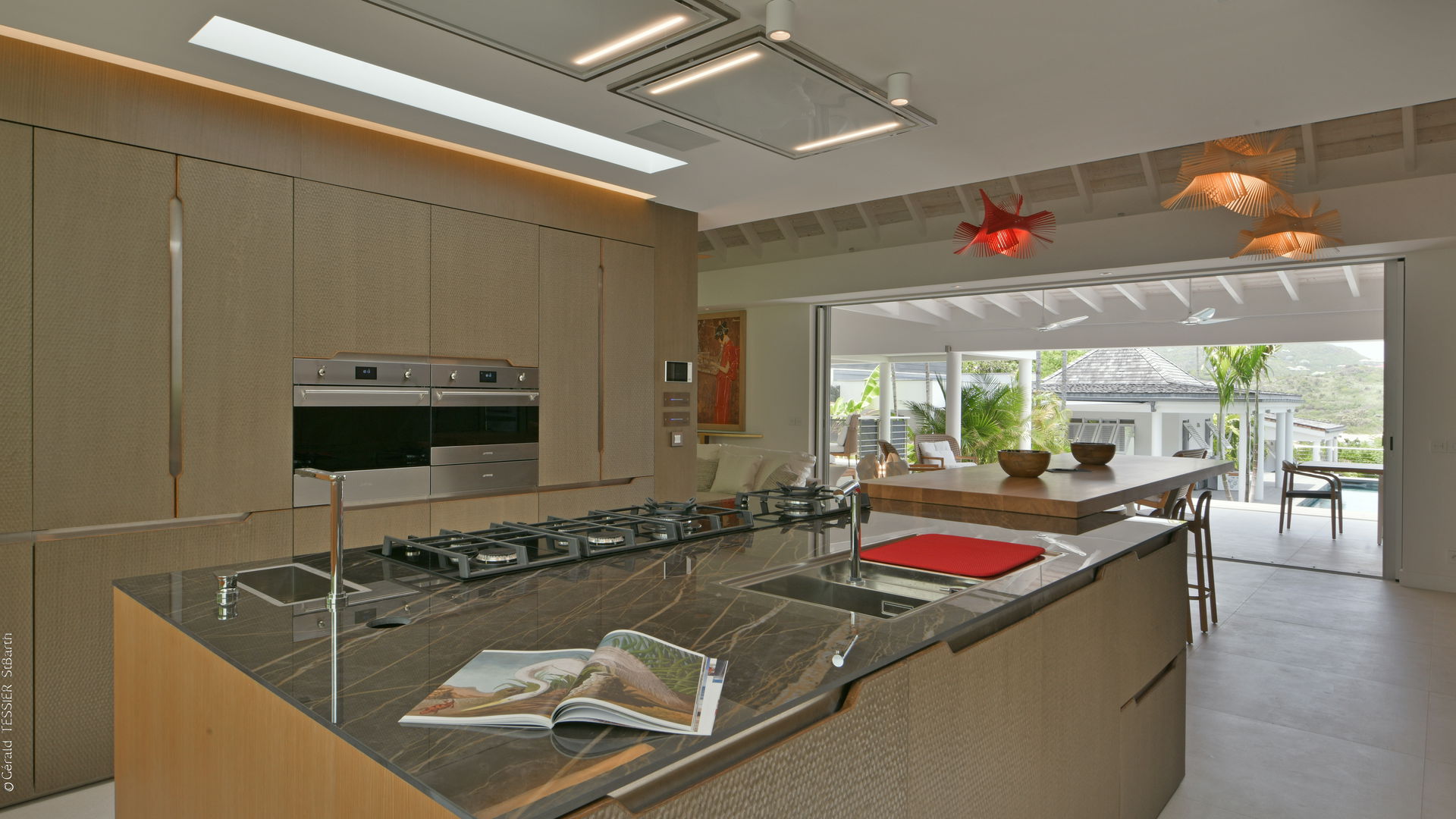KITCHEN & DINING AREA