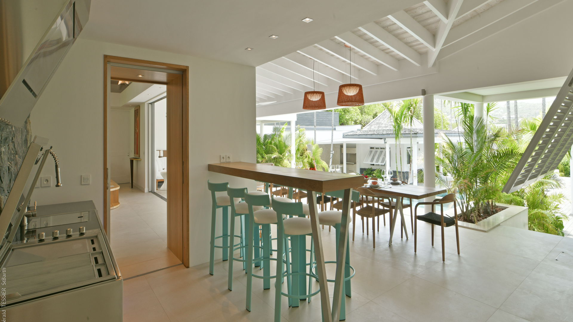 KITCHEN & DINING AREA