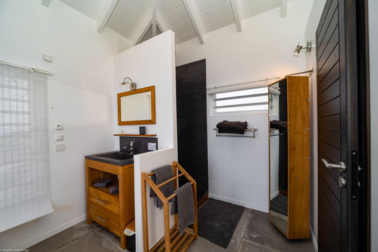 VILLA LA VUE BEDROOM3 6