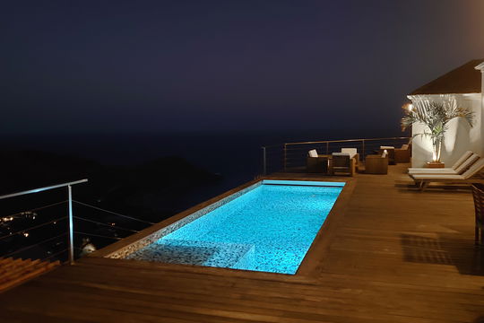 VILLA LA VUE BY NIGHT 1