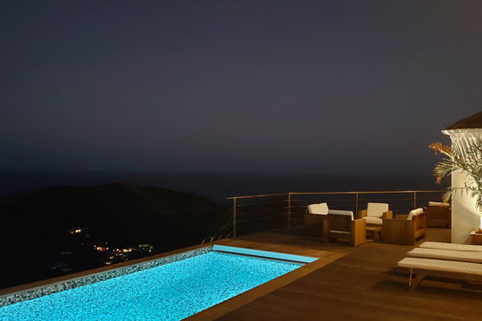 VILLA LA VUE BY NIGHT 2