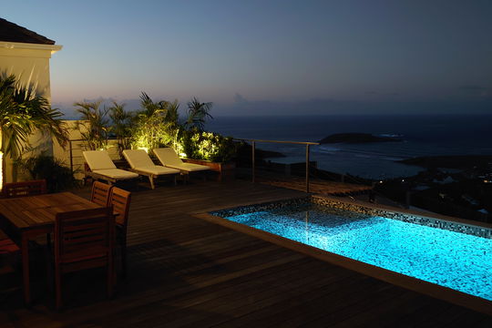 VILLA LA VUE BY NIGHT 3