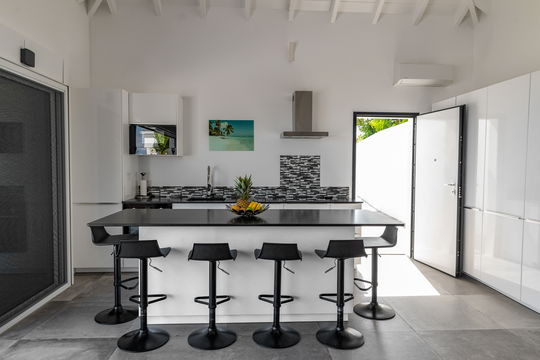 VILLA LA VUE KITCHEN & DINING AREA 2