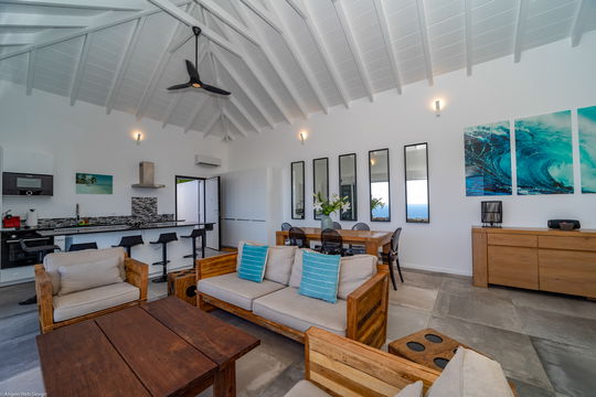 VILLA LA VUE LIVING AREA 4