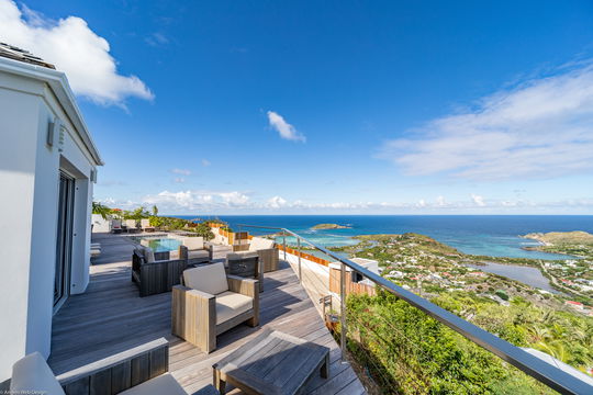 VILLA LA VUE OUTDOOR LOUNGE AREA 4
