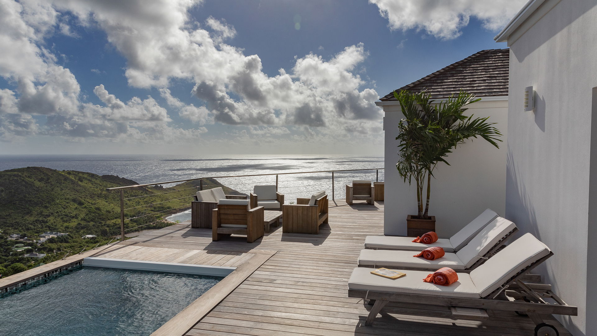POOL & TERRACE