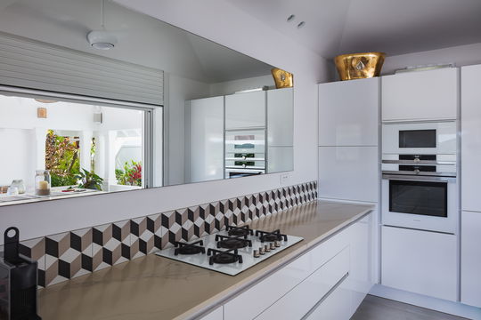 VILLA BEL AIR KITCHEN & DINING AREA 7