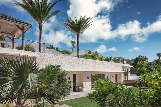 VILLA BEL AIR OUTDOORS 1