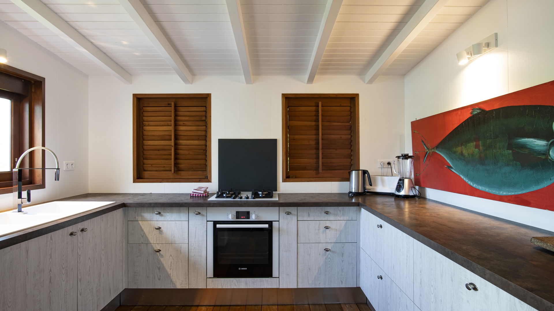 KITCHEN & DINING AREA