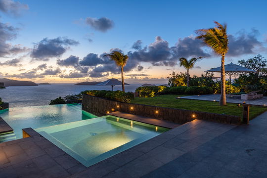 VILLA TAINOS BY NIGHT 6