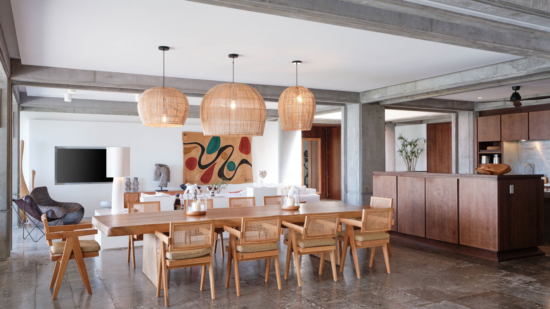 KITCHEN & DINING AREA