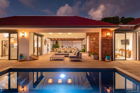 VILLA KAILIO BY NIGHT 4